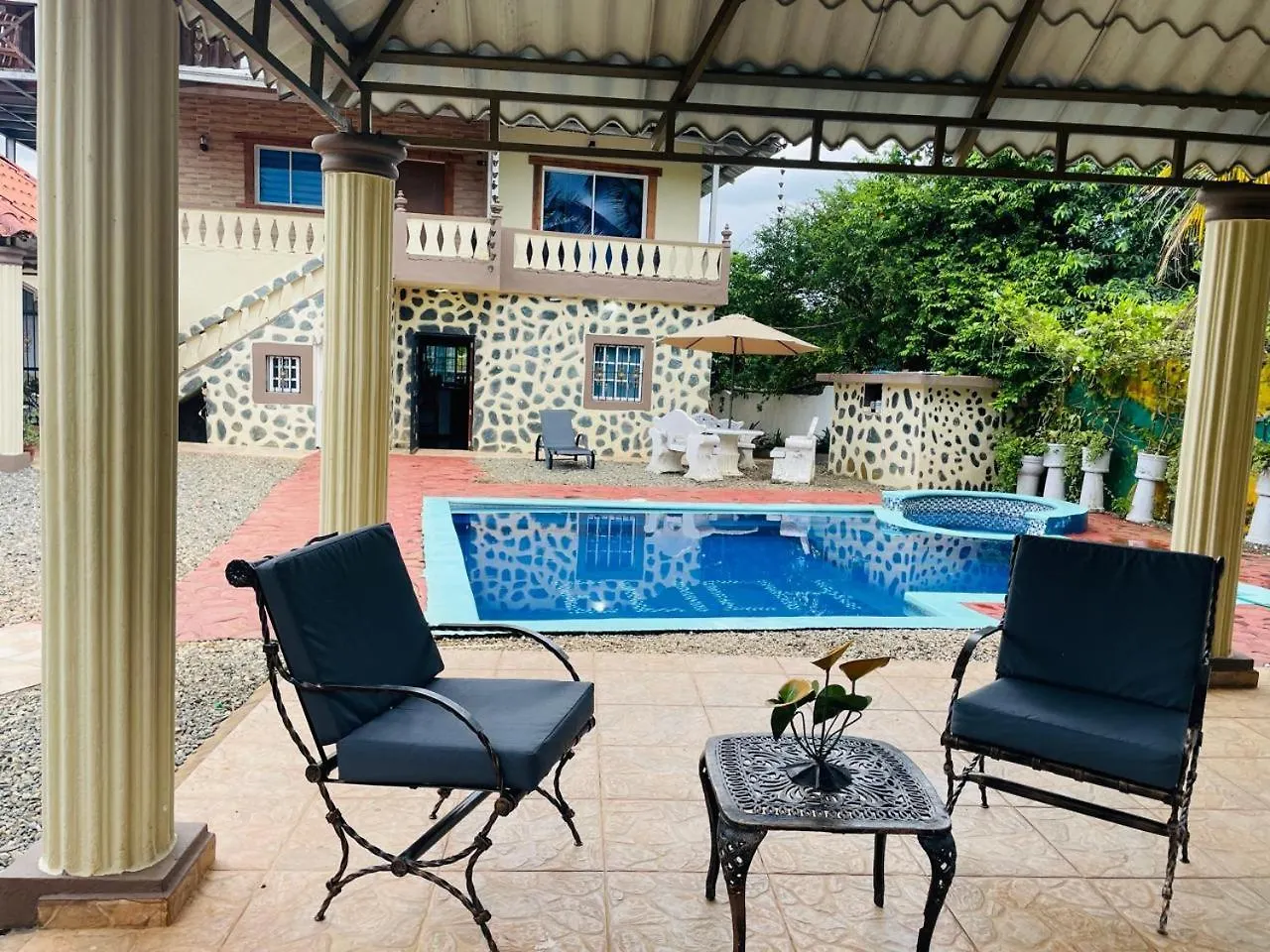 Villa De Grupo 16, Piscina Natural, Jacuzzi, Granja Y Mascotas, Rosa & Deivi Te Esperan Вилья-Альтаграсия
